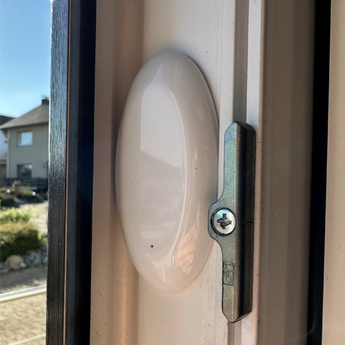 EnoSense Window mounted in the window frame